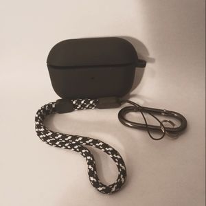black airpod pro gen2 silicone protective case